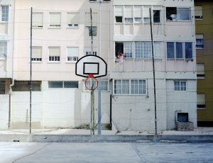 Lola Hakimian – Peoes, série portugaise